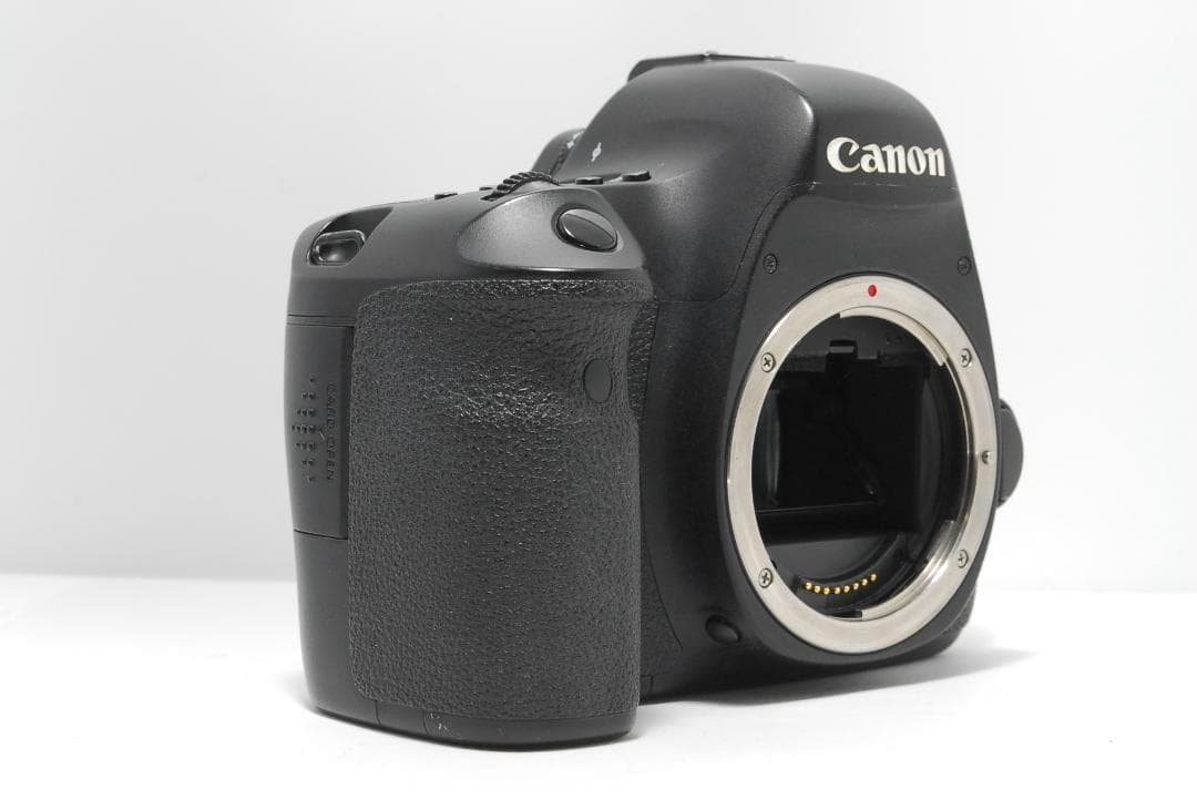 【フルサイズモデル】Canon 6D　WiFi搭載　高速AF　スマホ転送