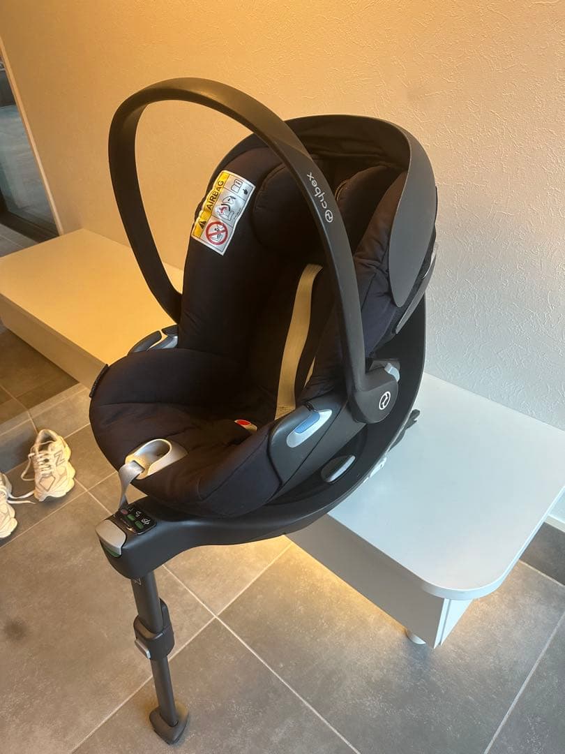 cybex 黒 ベビーシート ~18M