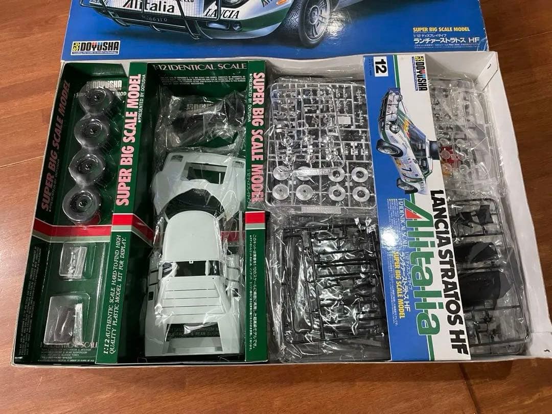 LANCIA STRATOS HF 1/12 スケールモデル