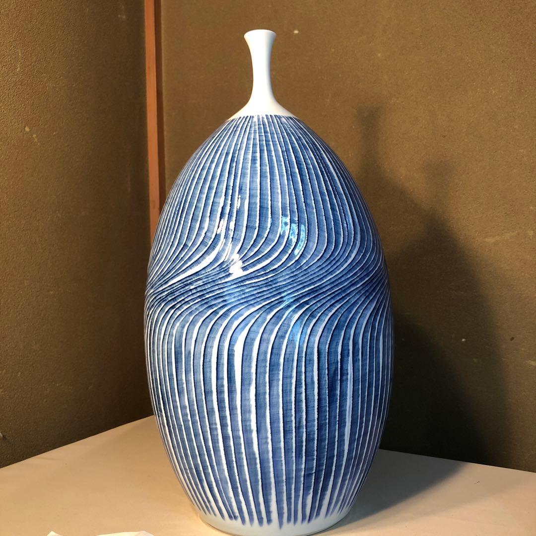 陶芸日展作家 藤井朱明作 染付志乃ぎ彫 花瓶 壺 大型 飾壺 共箱青白ストライプ