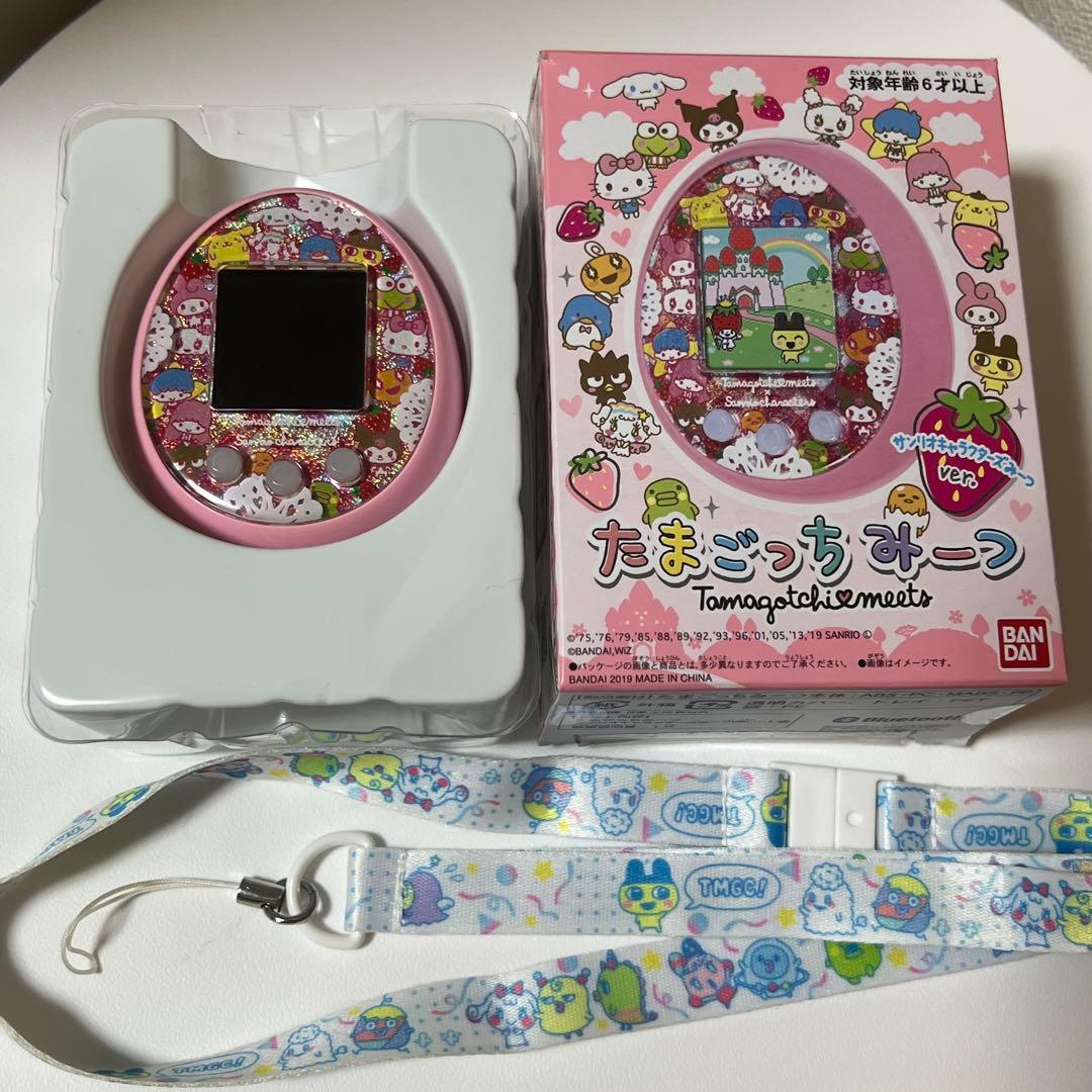 たまごっちみーつ　サンリオキャラクターズみーつver. ピンク　バンダイ