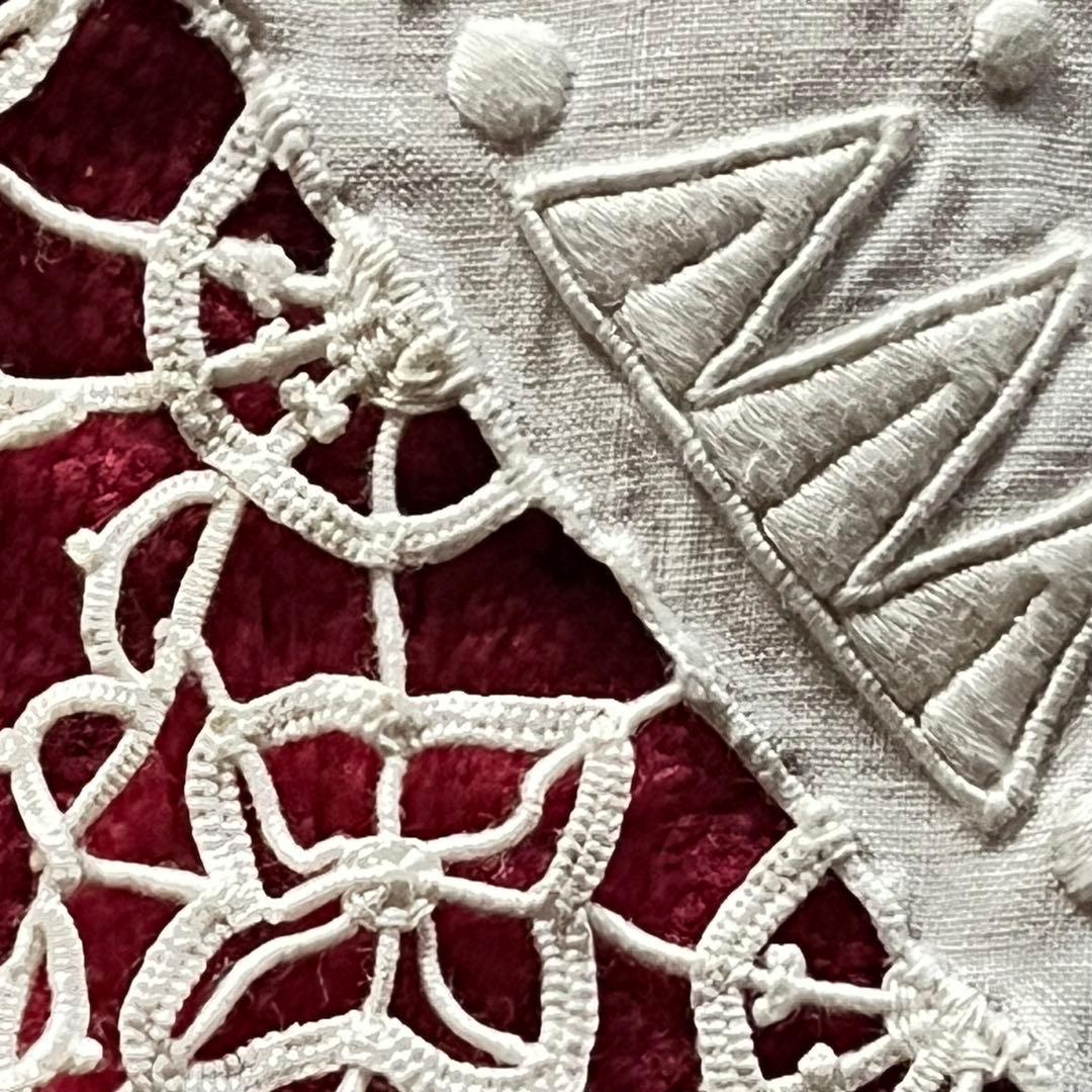 ヨーロピアン　ヴィンテージ　レース+刺繍テーブルクロス