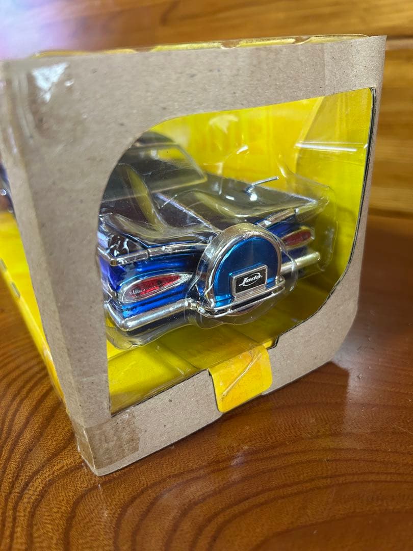 ミニカー Jada CHEVY IMPALA 1959 1/24