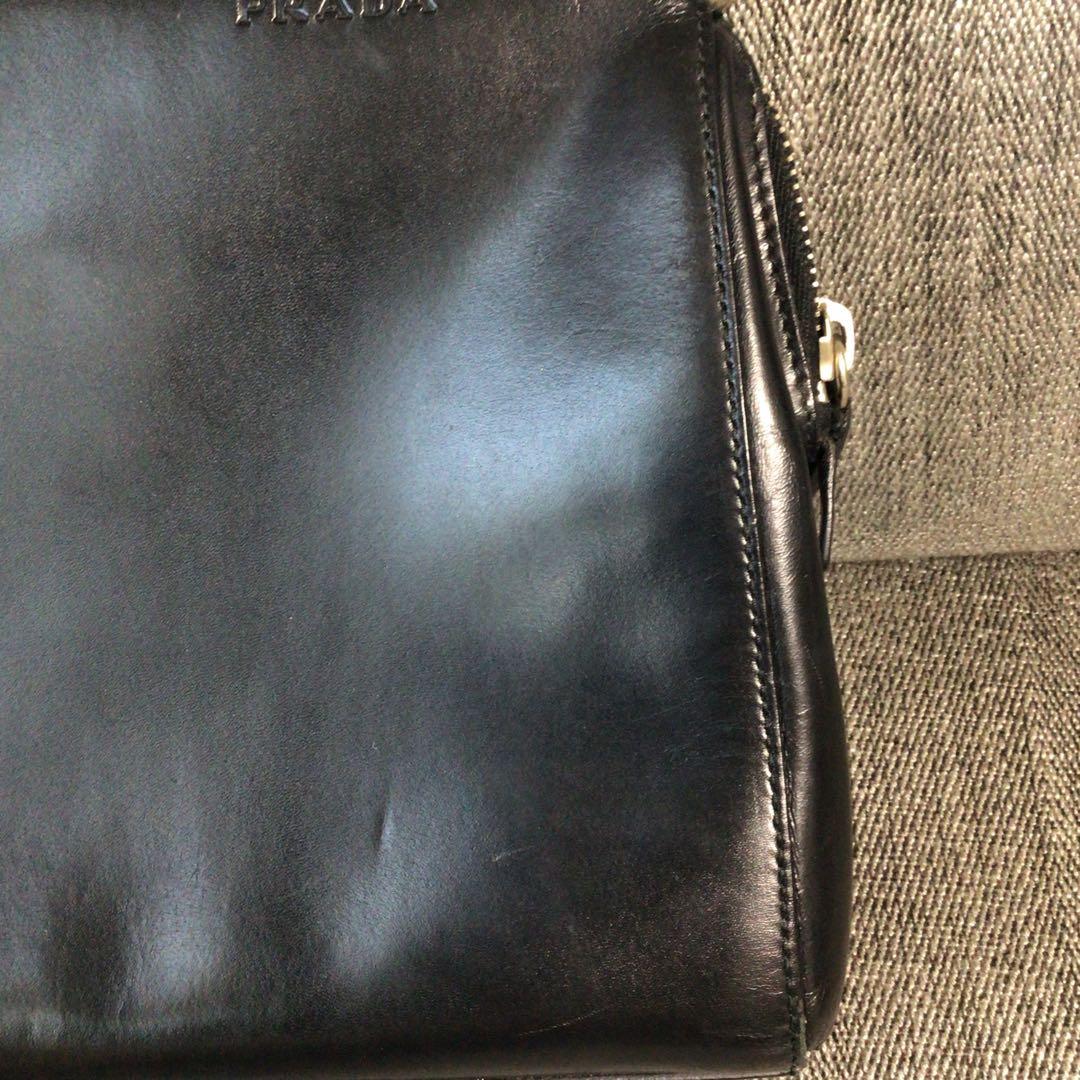 プラダ　黒　バック