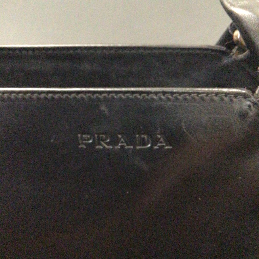 プラダ　黒　バック