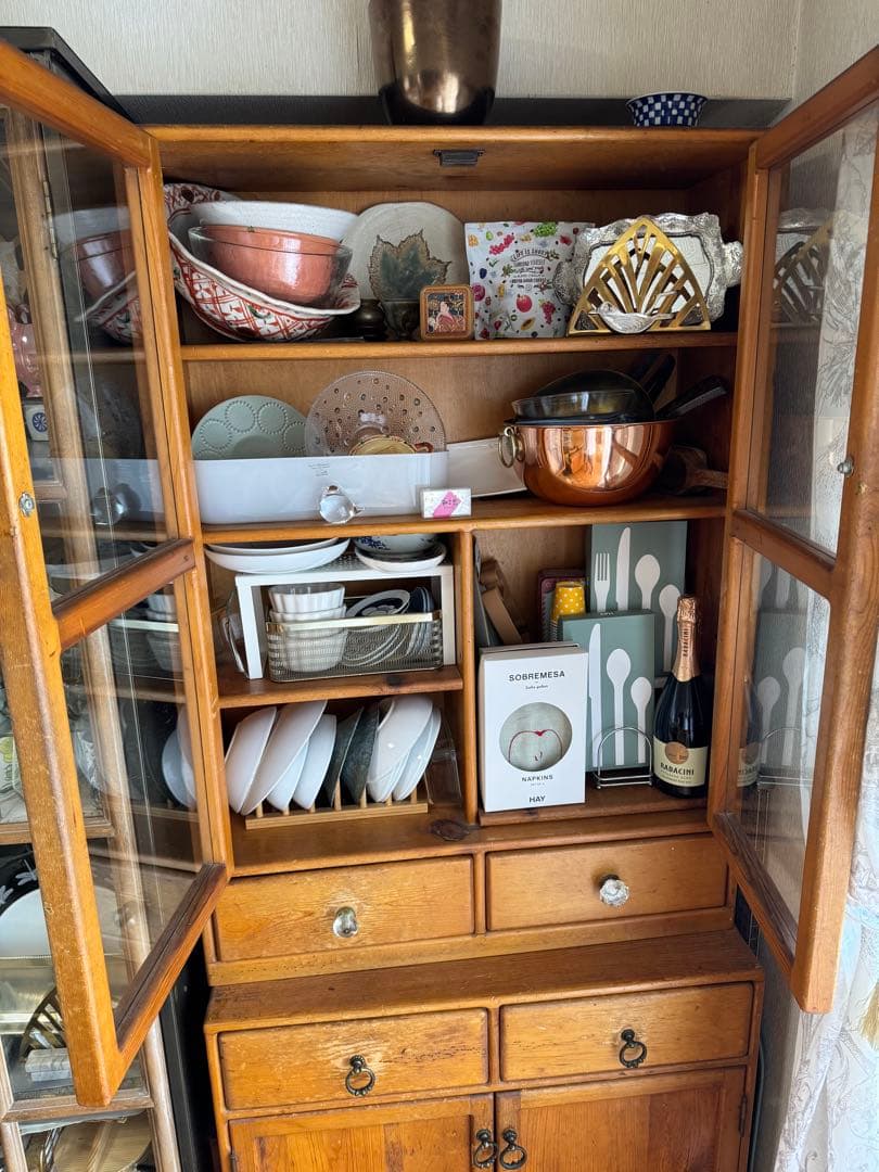 ねぼすけライオンの親子　食器棚上段