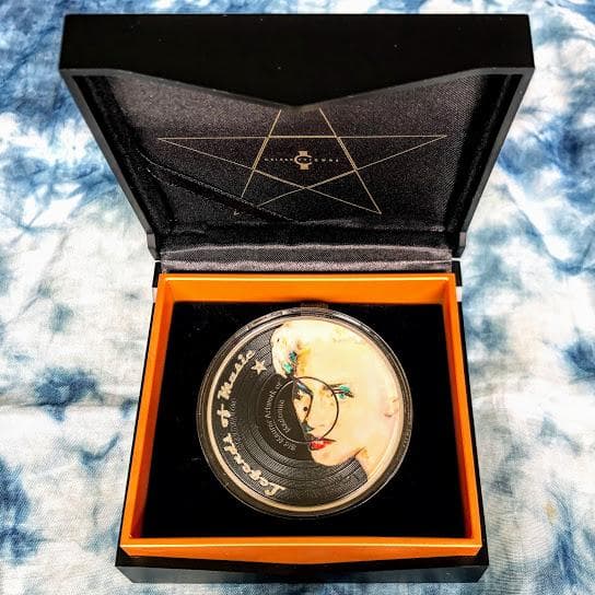 【新品】2019 ソロモン諸島 マドンナ カラー銀貨 専用ケース 保証書付