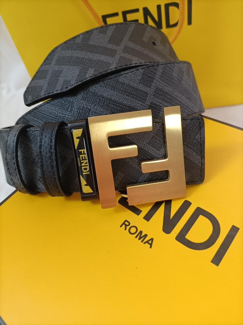 100cm☆FENDI(フェンディ) メンズベルト 美品 グレー