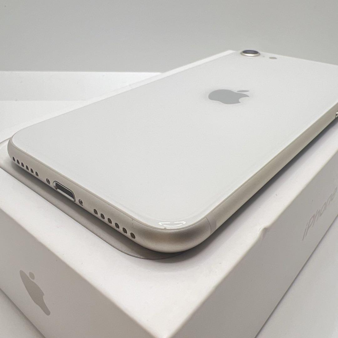 【格安美品】iPhone SE3 128GB simフリー本体 7