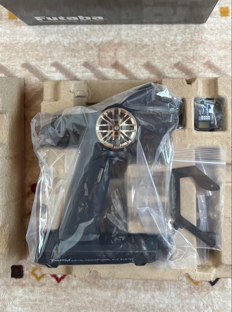 Futaba フタバ 4PM PLUS T/R SET(R334SBS)/プロポ