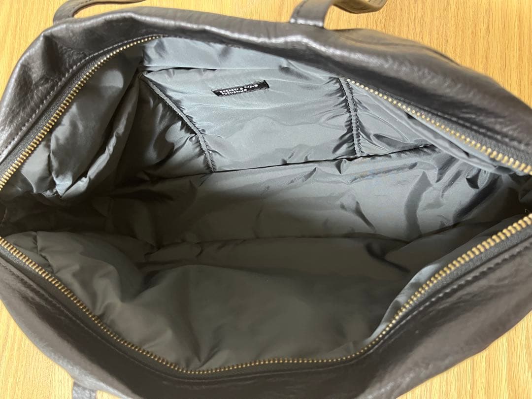 黒 レザー ハンドバッグ ファスナー付き