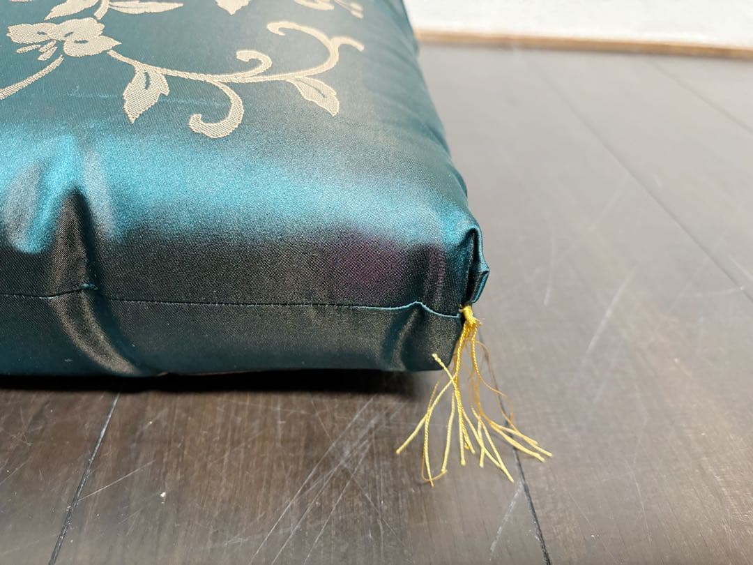 未使用 茶道具 手作り 緞子 厚地 座布団5客 八端判59cm×63cm敷物紙箱