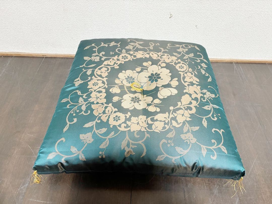 未使用 茶道具 手作り 緞子 厚地 座布団5客 八端判59cm×63cm敷物紙箱
