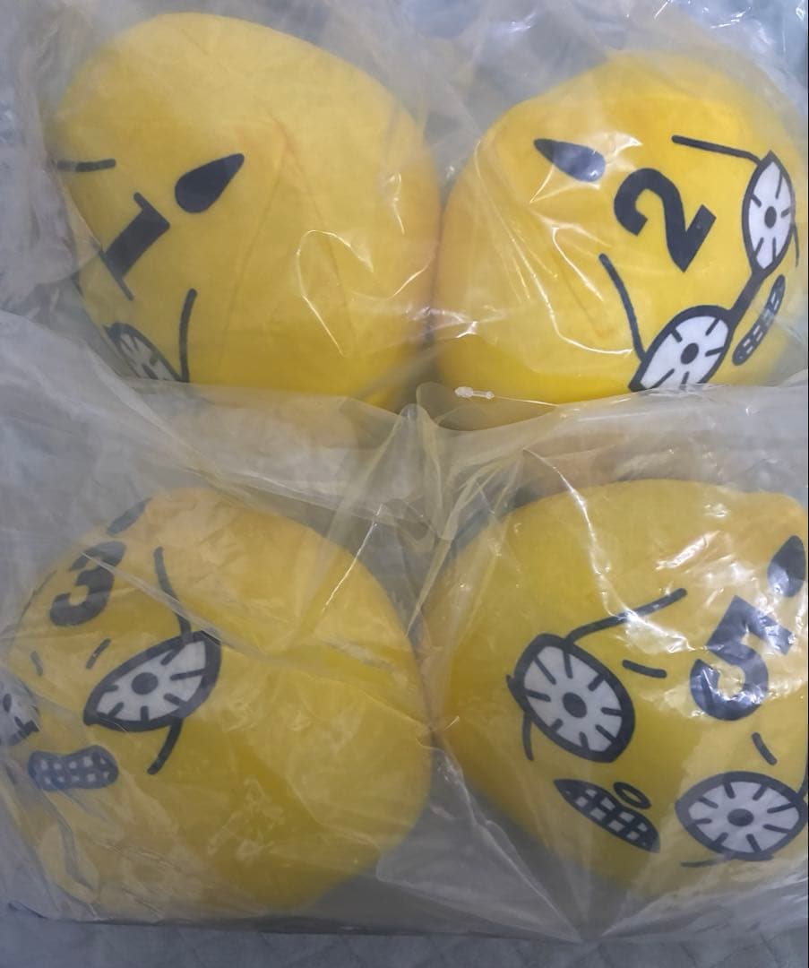 オマケ、ピンズなど、34ケ付き！G賞 もちもちもっち ぬいぐるみ ピストルズ