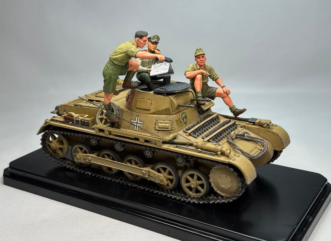 【完成品】ズベズダ 1/35 ドイツ Ⅰ号戦車 B型 フィギュア3体セット