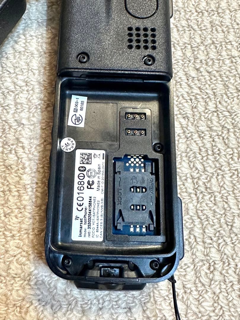 りょう　極美品 isatphone2 衛星電話 衛星携帯電話