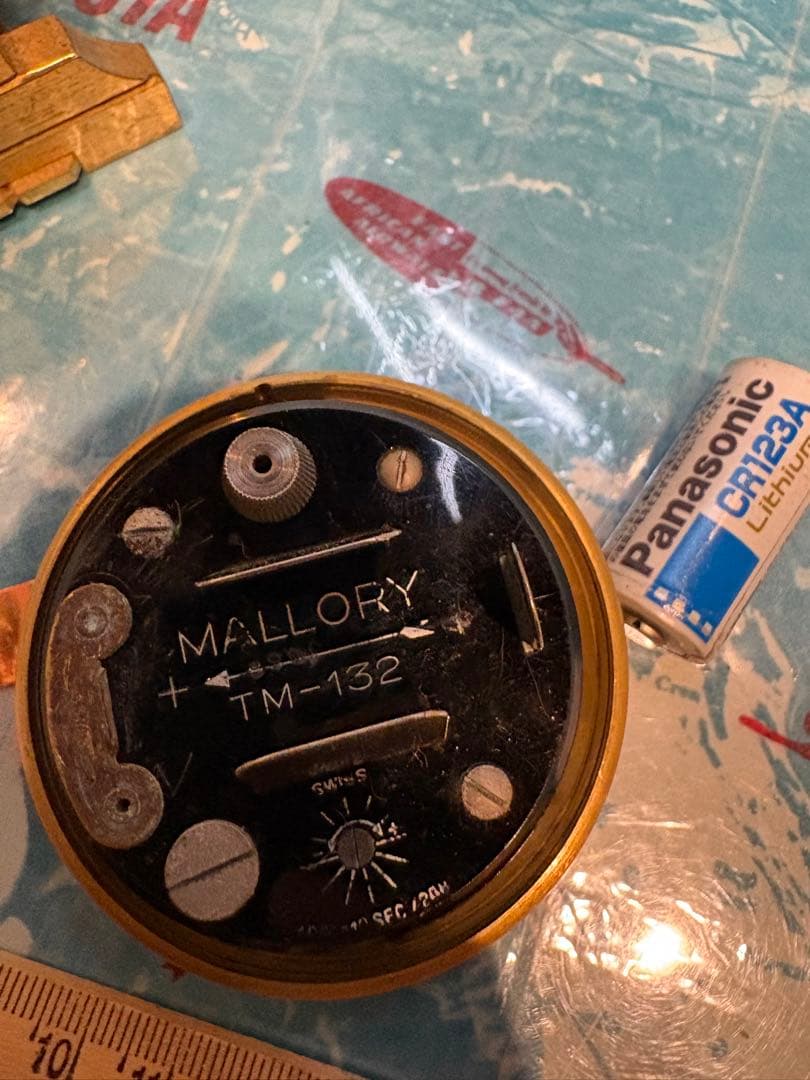 ユニバーサルジュネーブ　電磁置き時計