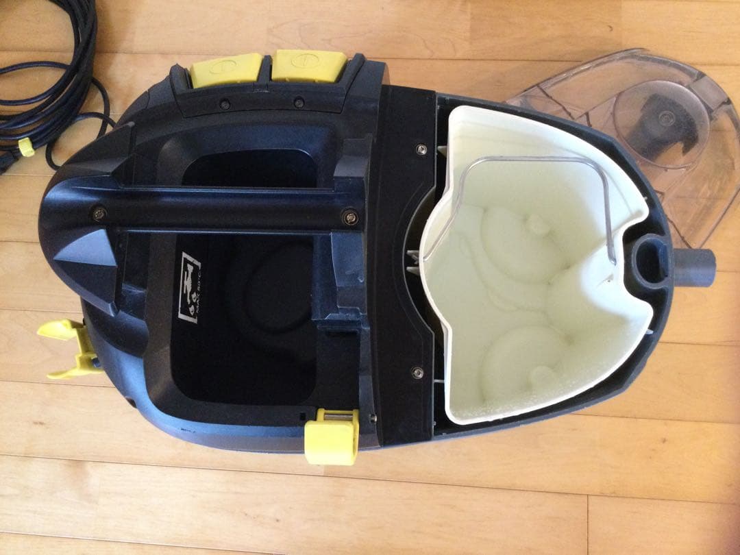 a*a様 【中古】ケルヒャー　業務用　カーペットリンス　クリーナー　　Puzzi