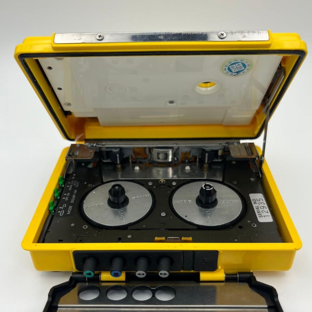 現状品 ソニー WALKMAN WM-F107 イエロー カセットプレーヤー