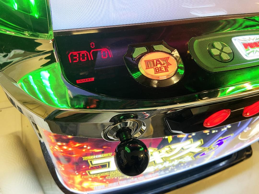 【即発送可・送料込】 GOLDリモコン付 パチスロ　コードギアス3