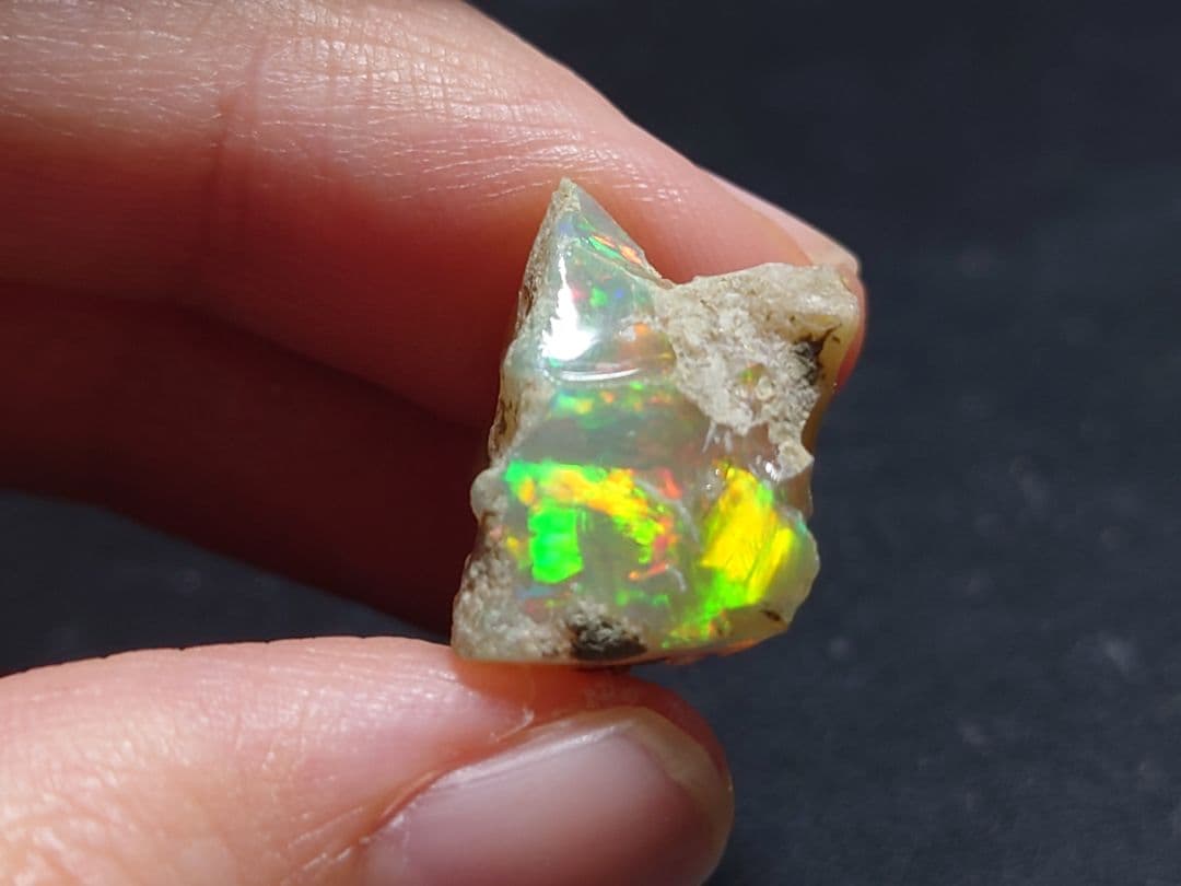 エチオピアウェロ産　オパール　ジュエリーグレード　原石　鉱物標本