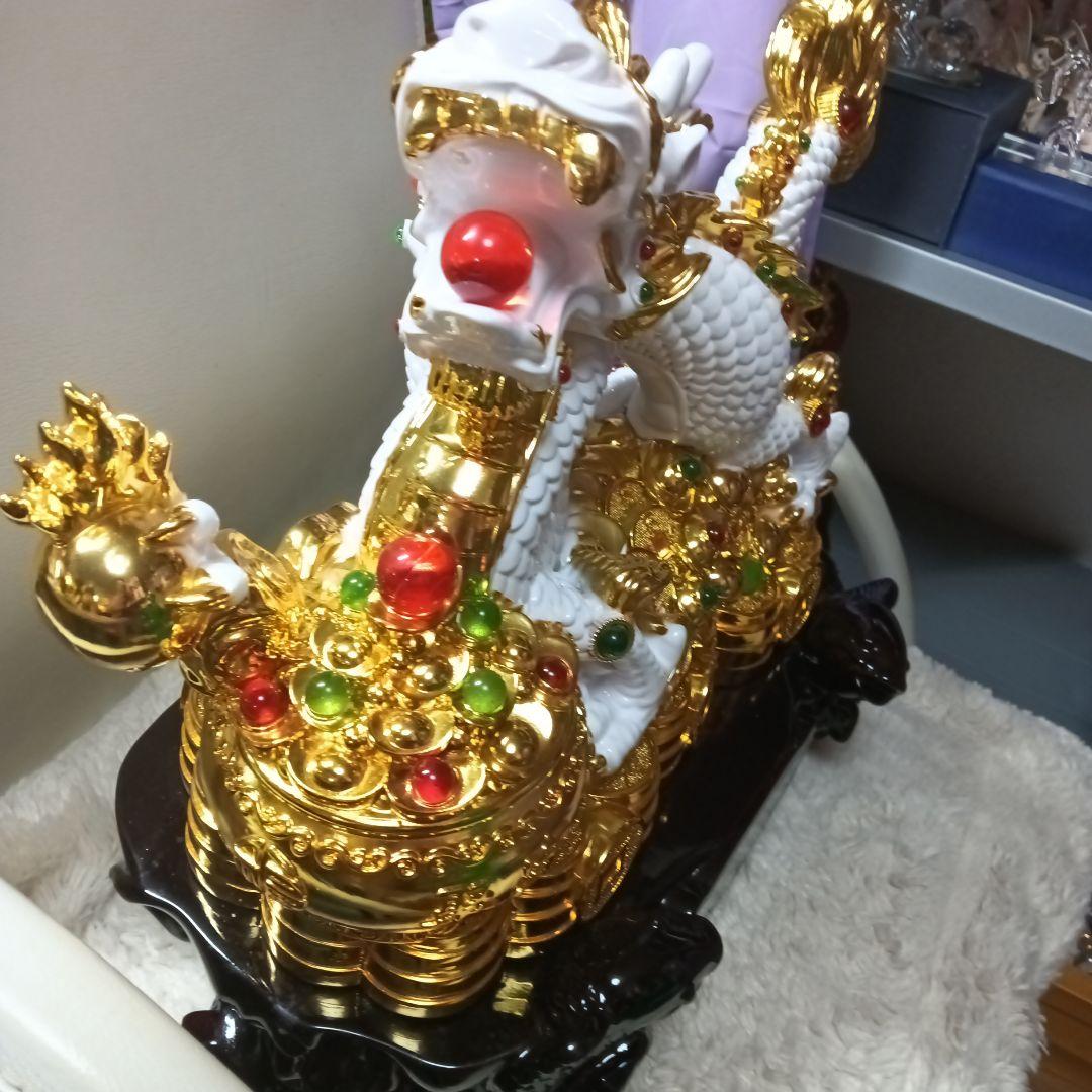 中国工芸品　白色と金色の白龍　ダンシングドラゴン