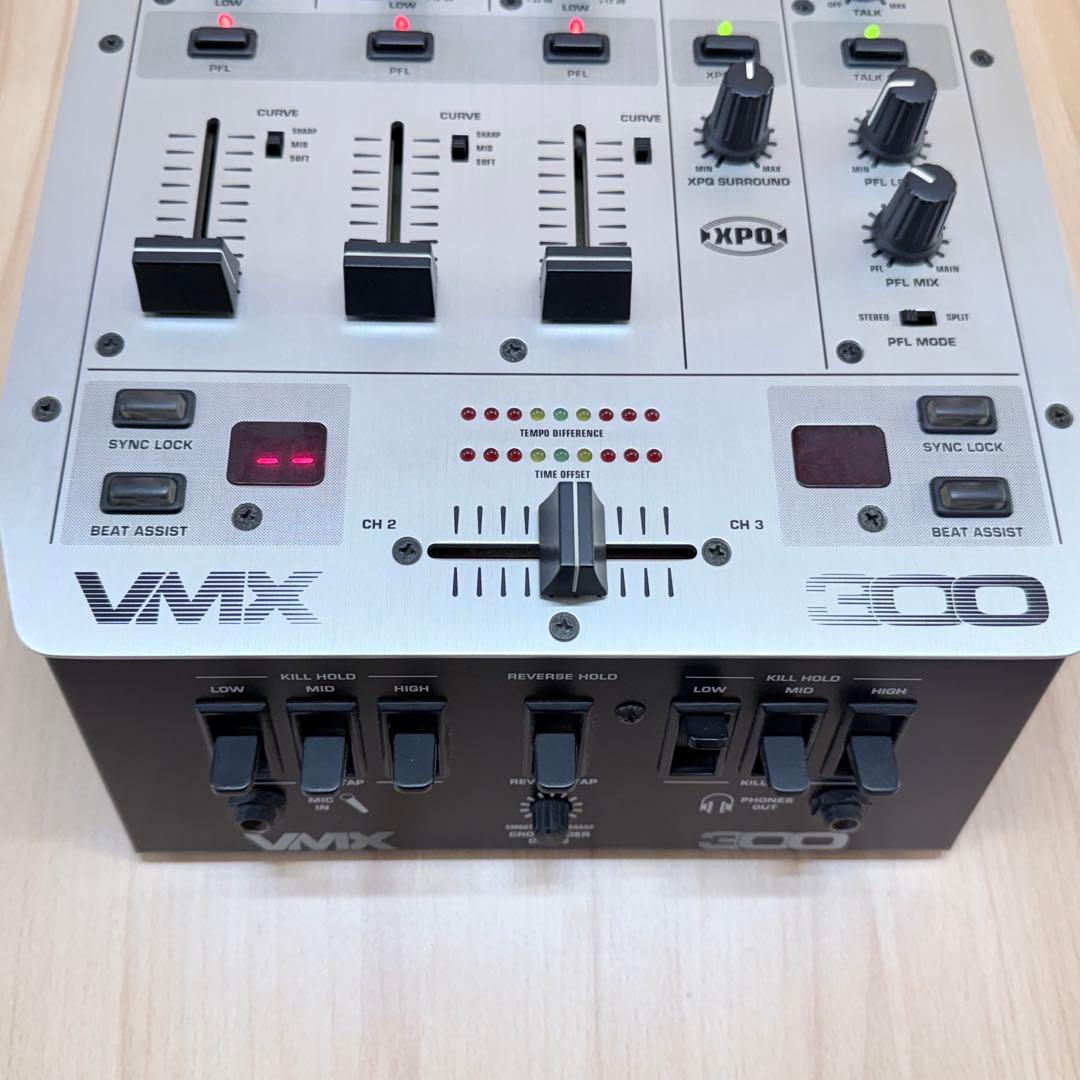 BEHRINGER VMX 300 DJミキサー