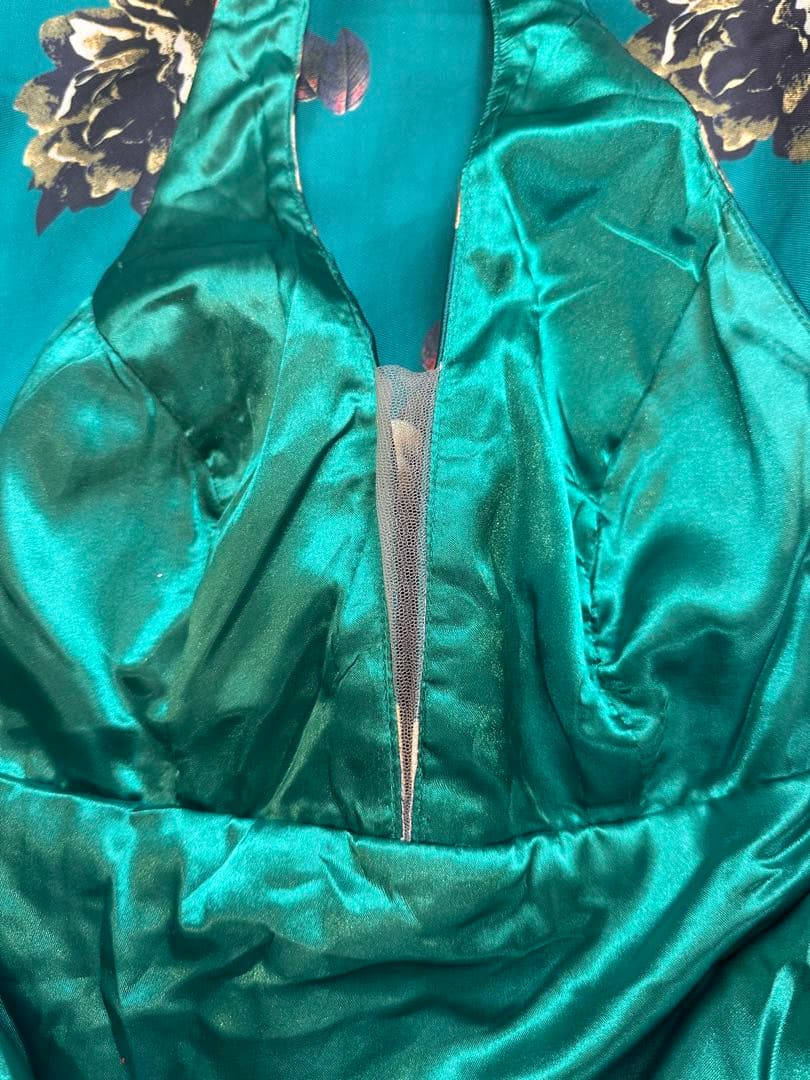 ターコイズ フラワープリント ハルターネック マキシドレス