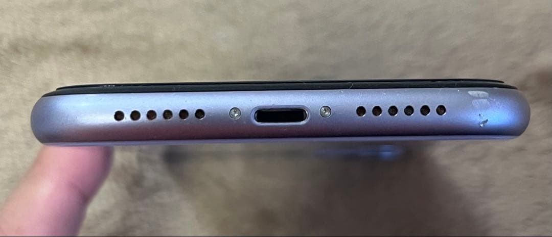 iPhone11 128GB 充電83%