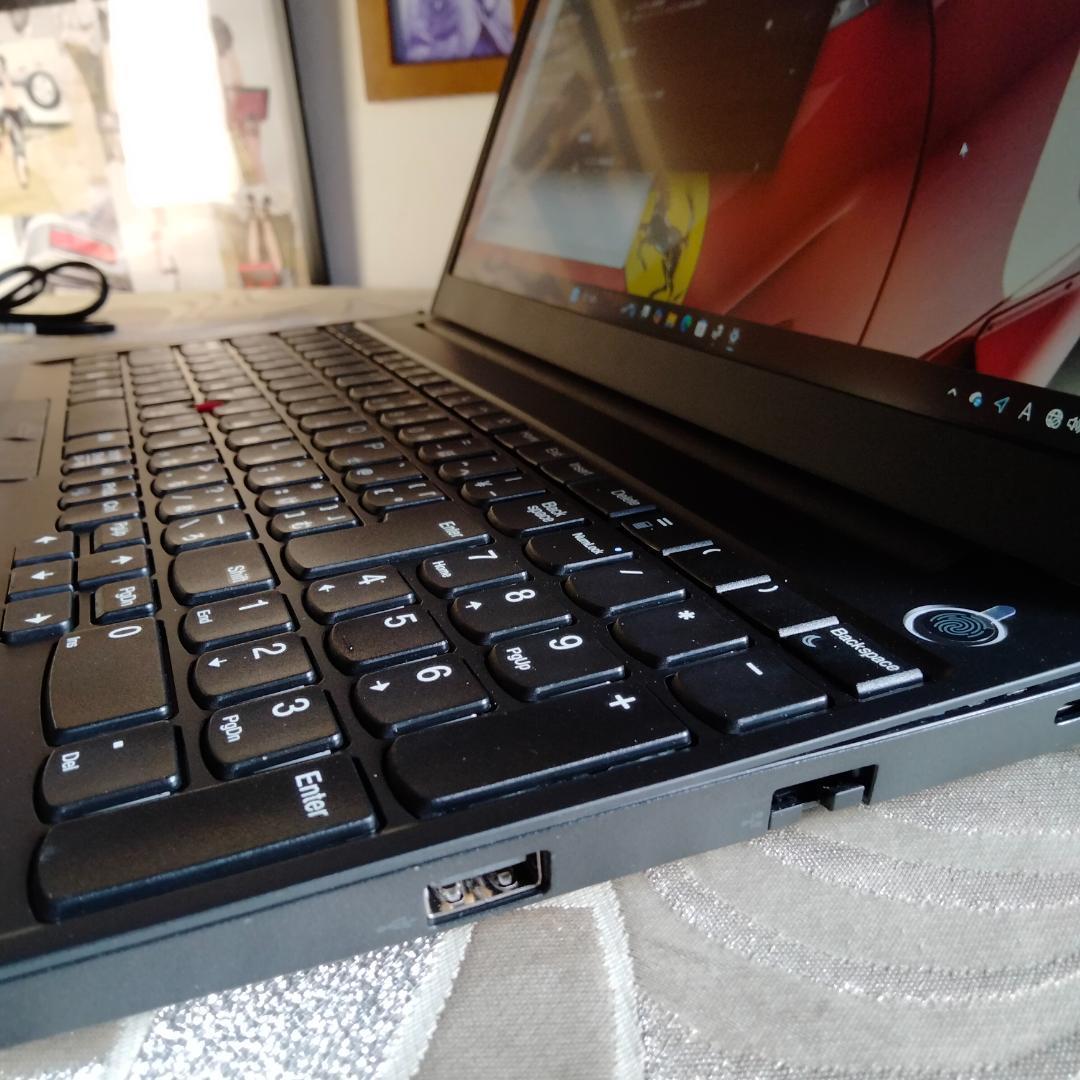 15インチ 11世代 i7 1165G7 256G 16G FHD Lenovo