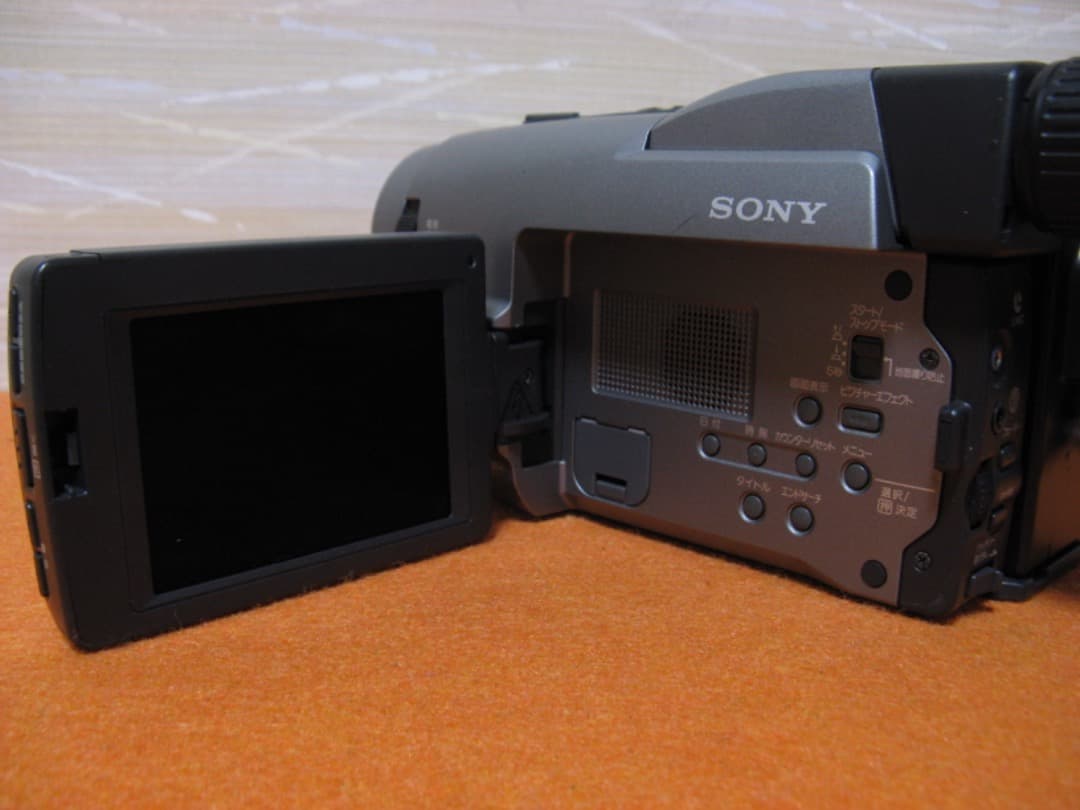 動作OK❗️☆SONYの液晶8ミリビデオカメラ・CCD-TRV20