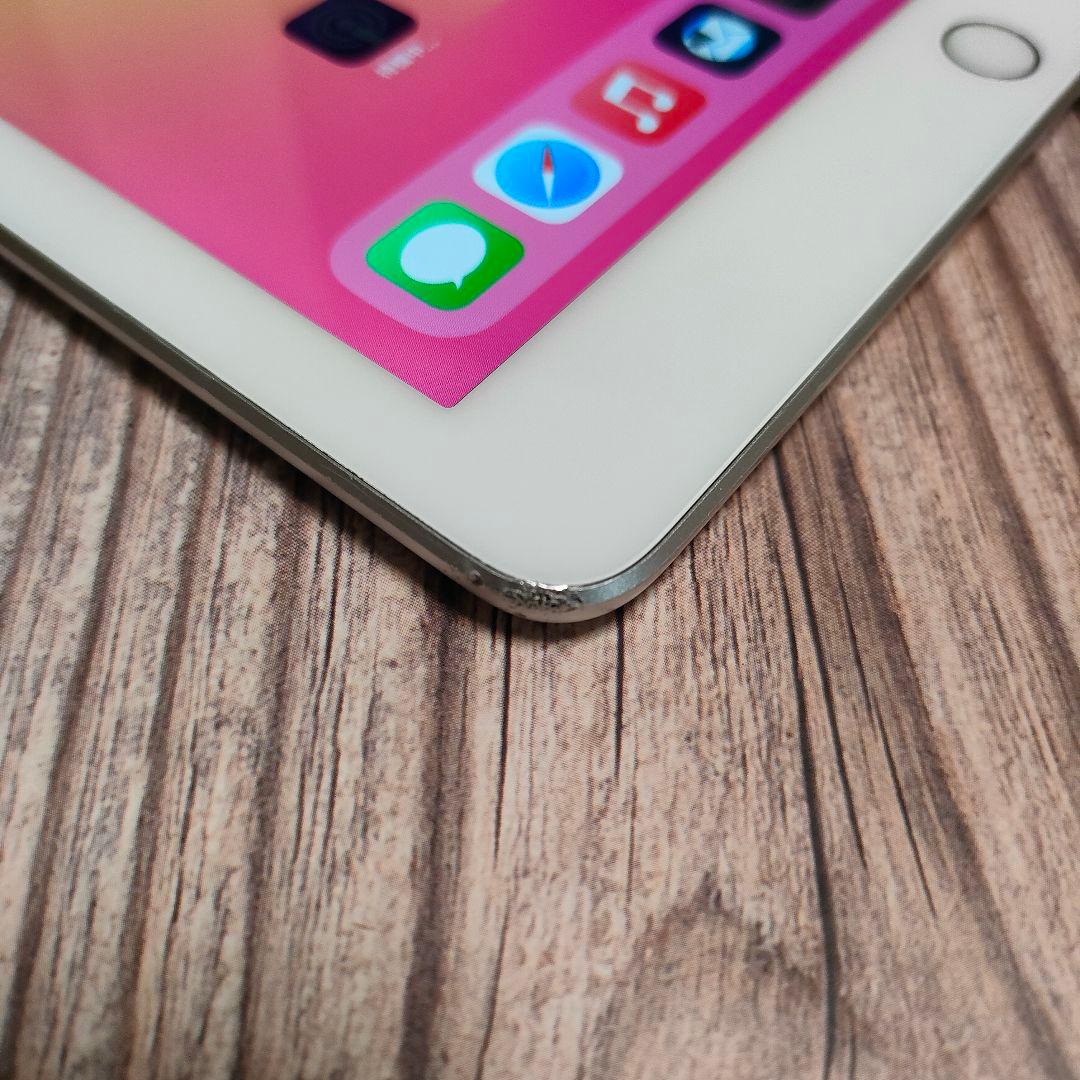 iPad 第6世代 32GB シルバー SIMフリー