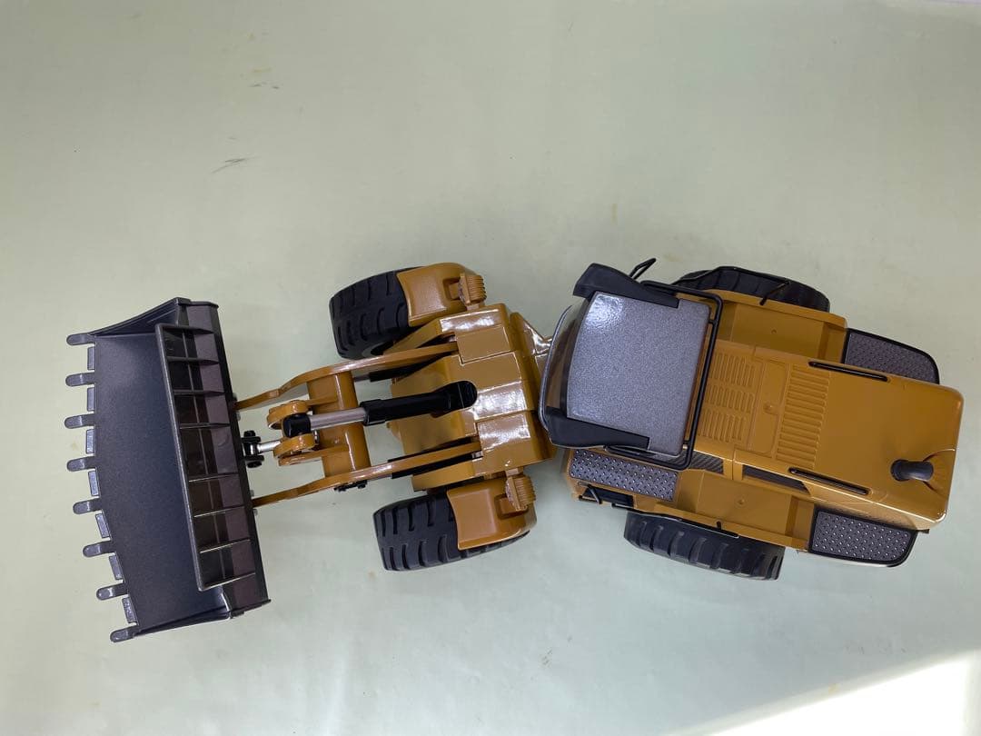 HUINA1583ホイールローダー リモコン付き