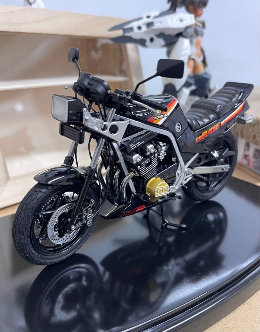 タミヤCBR400F 佐田ビルダーズオマージュ塗装済み完成品