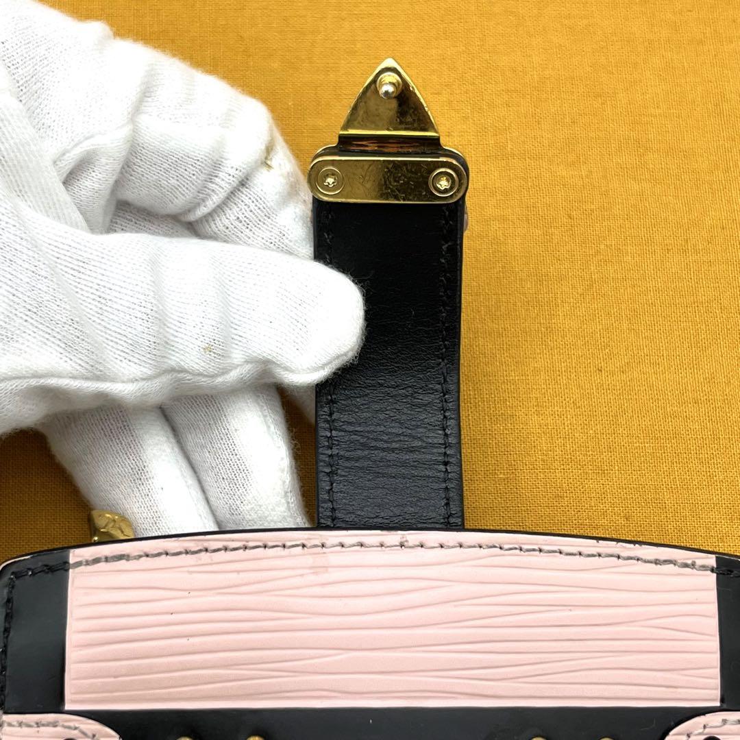 Leaルイヴィトン　エピ ミュルティカルト ローズバレリーヌ ケース