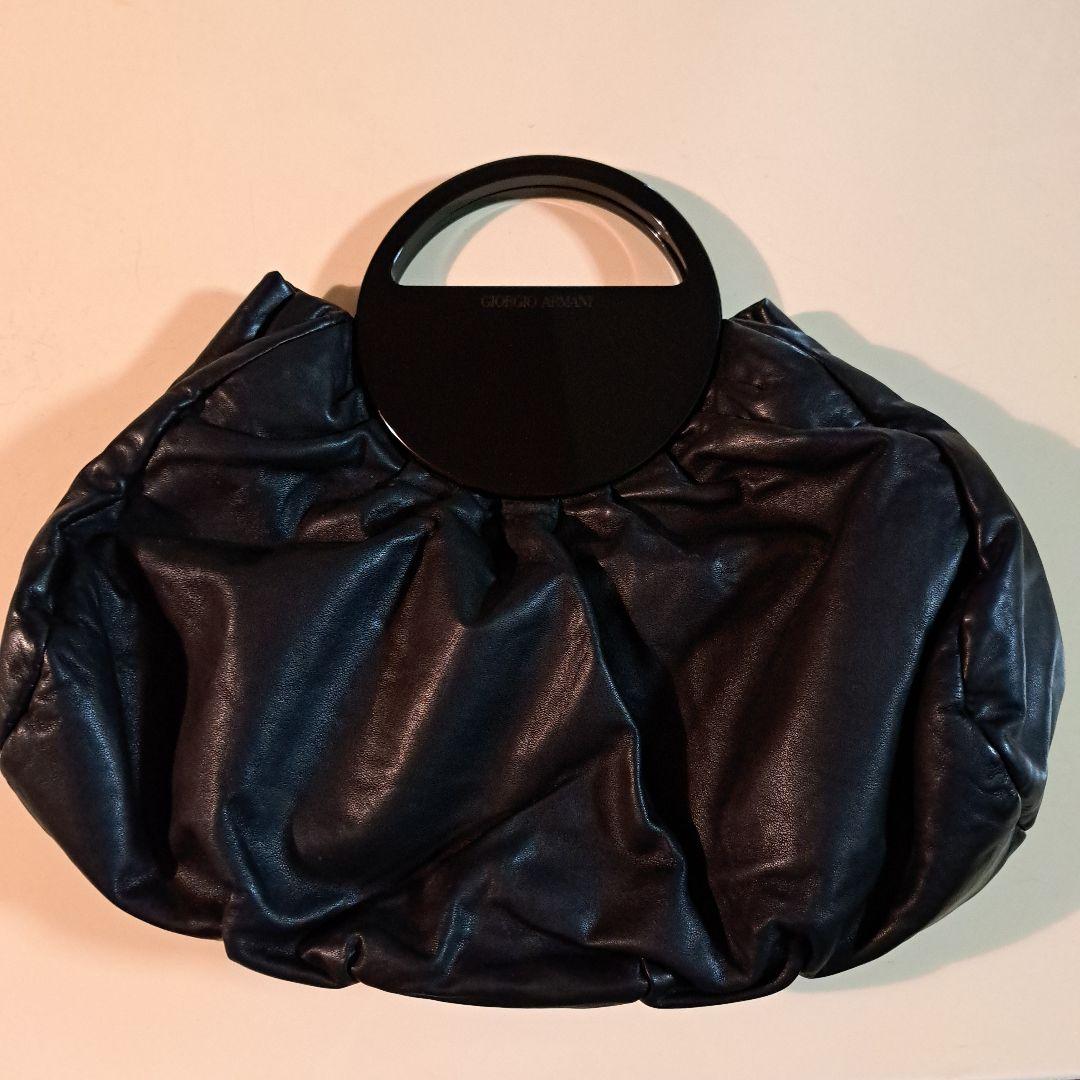 値下げ極美品【ジョルジオアルマーニ】ロゴ刻印ラムレザーバッグ