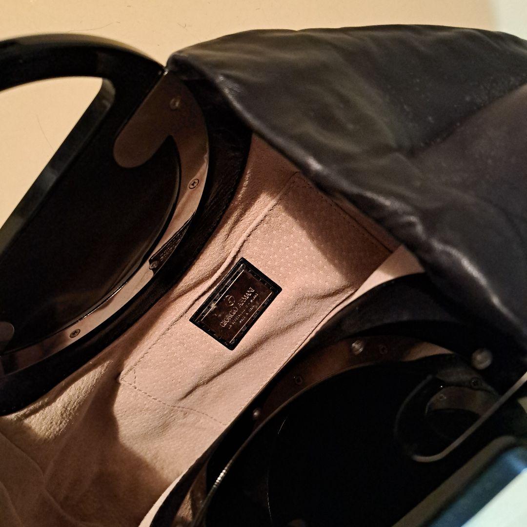 値下げ極美品【ジョルジオアルマーニ】ロゴ刻印ラムレザーバッグ