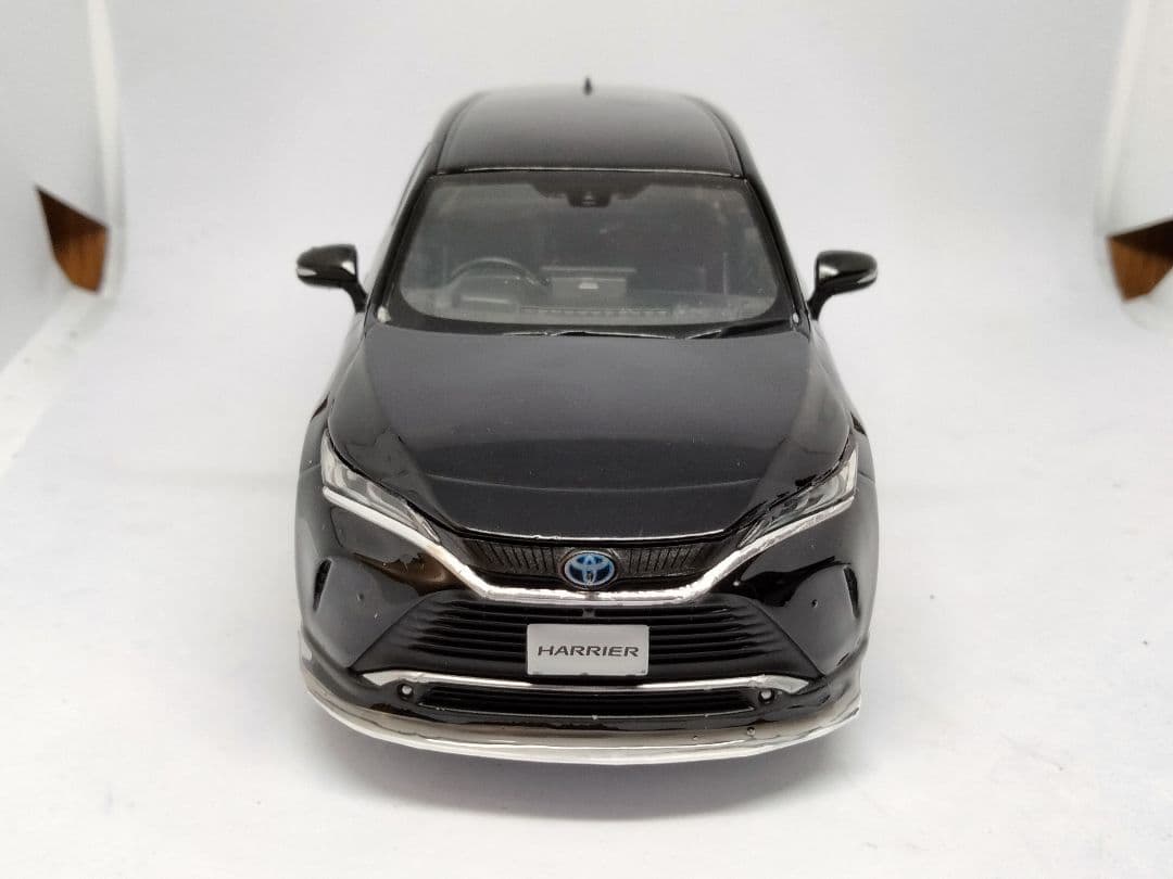トヨタ ハリアー ブラック　カラーサンプル　1/30　ミニカー