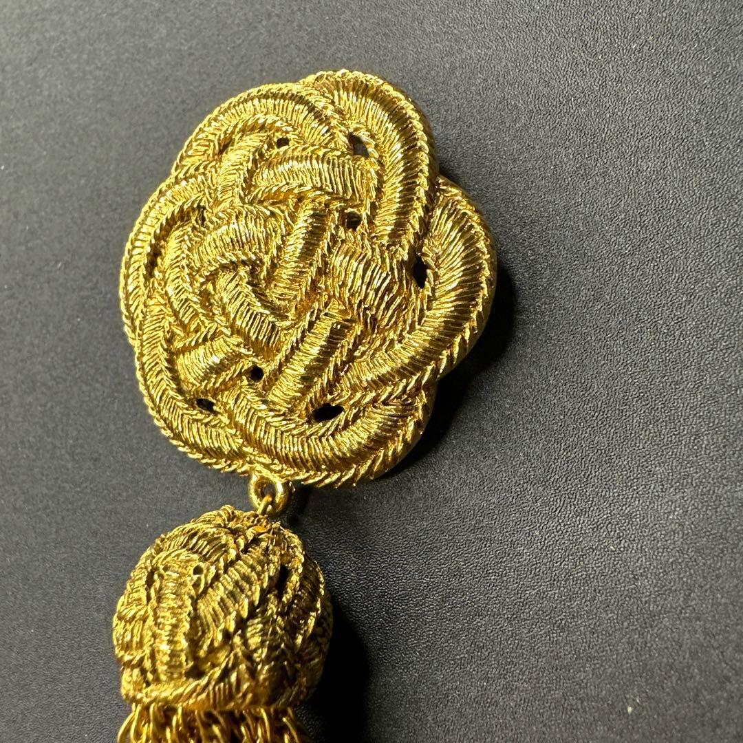 【vintage】Ungaro Parisゴールドカラー編み込みタッセルブローチ