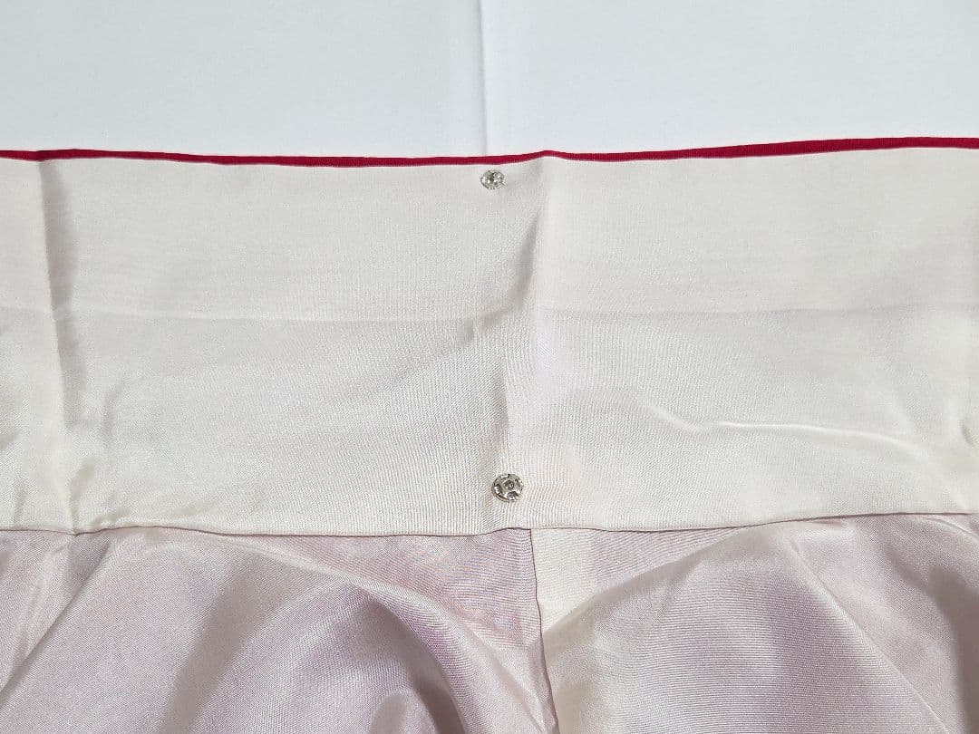 E◆着物くつろぎ 百合の花模様 金彩 金駒刺繍 赤 黒 正絹 振袖 成人式 着物