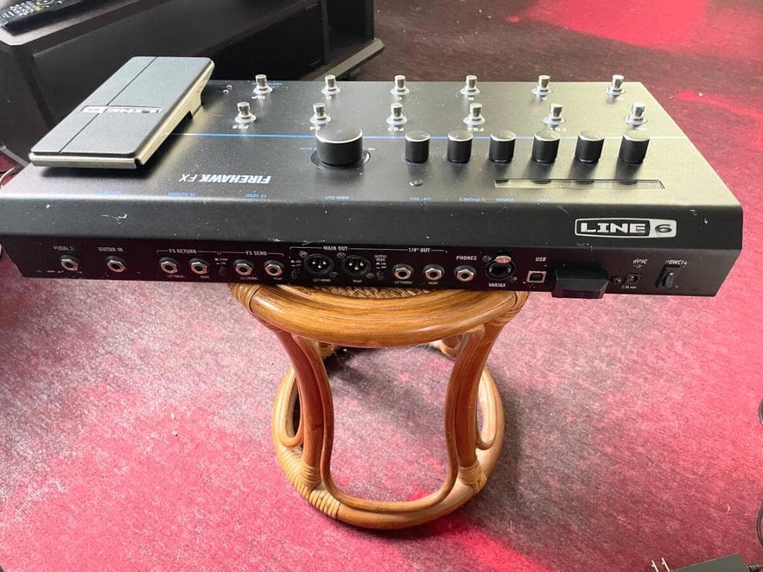 マルチエフェクター LINE6 FIREHAWK FX