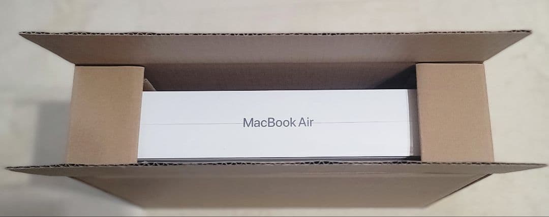 Apple MacBook Air 13.3インチ256GB