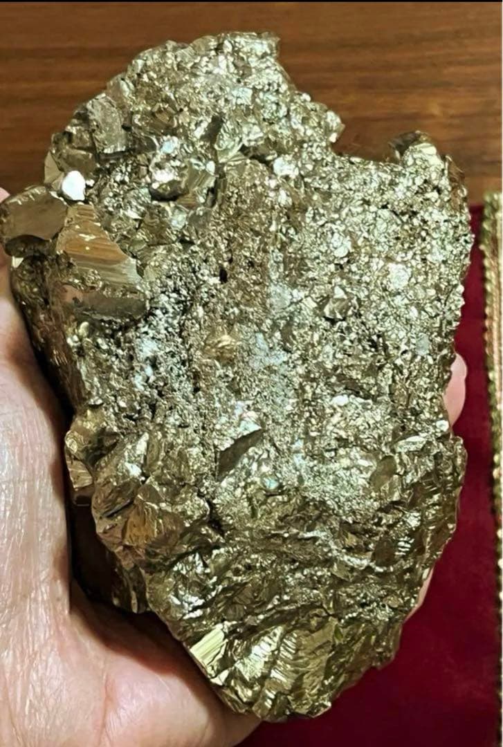 パイライト　黄鉄鉱　非加工天然原石　1,120g