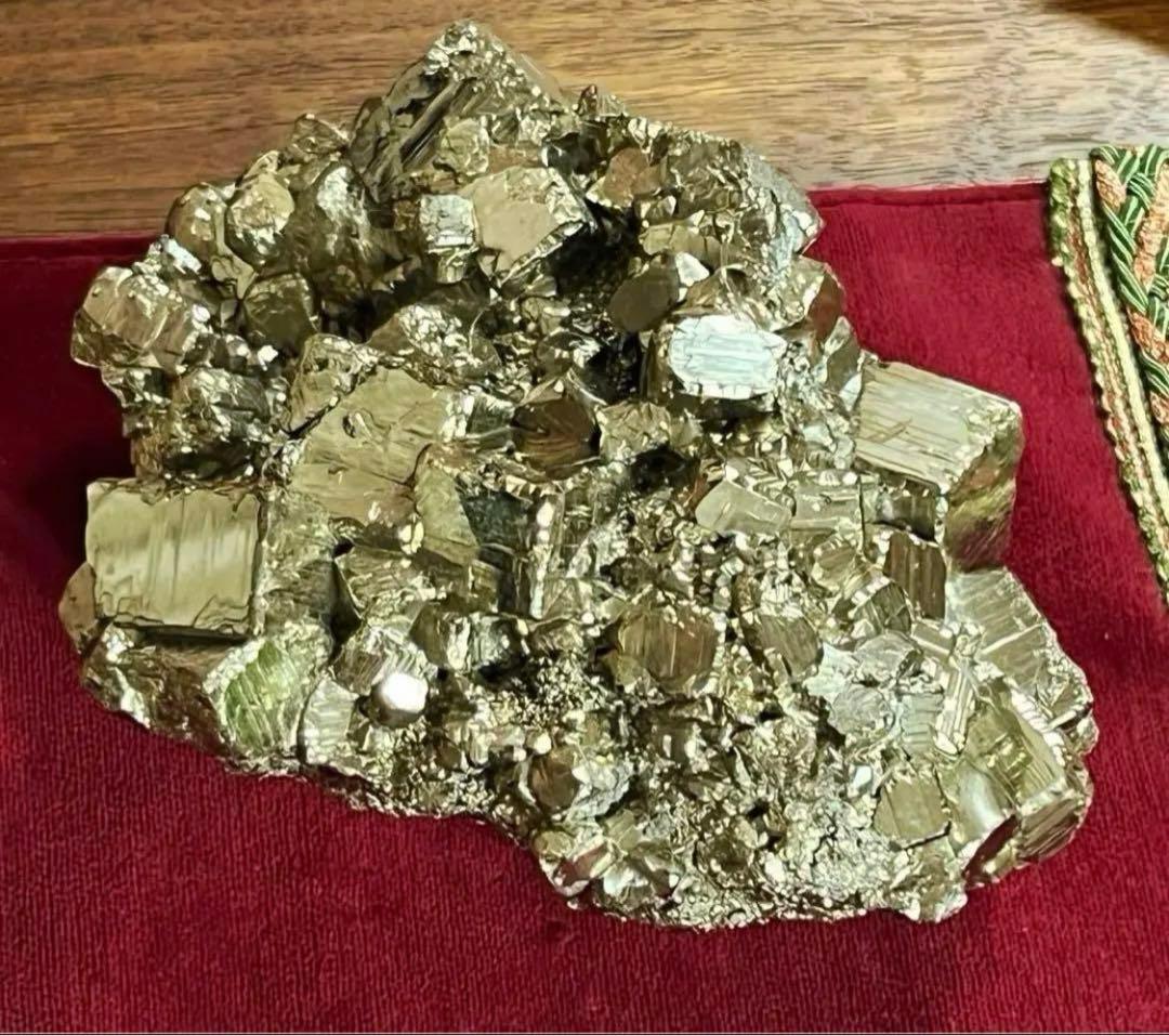 パイライト　黄鉄鉱　非加工天然原石　1,120g