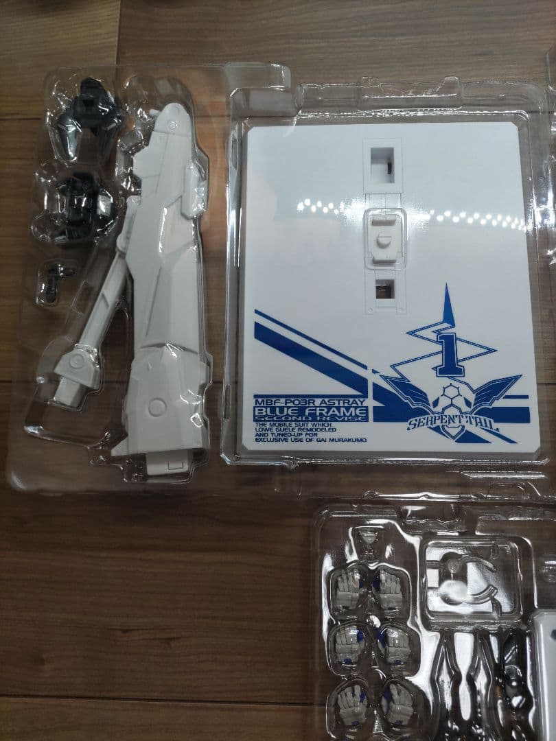 L BUILD ガンダムアストレイブルーフレームセカンドリバイ