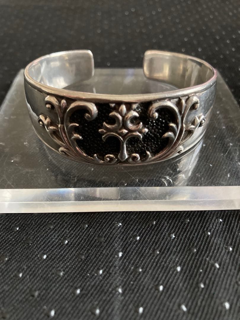 廃盤ウィリアムウォレスシルバー925スティングレイクロスバングル