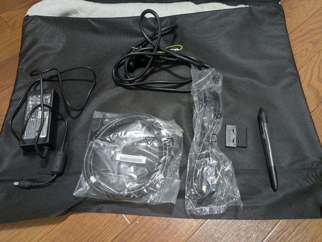 ワコム 液タブ Wacom Cintiq 22 FHD