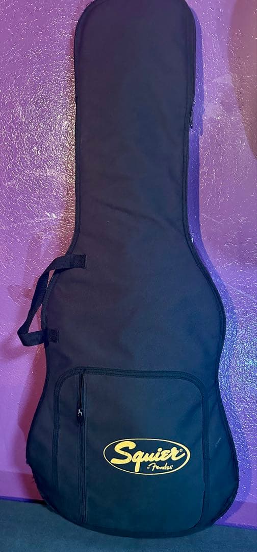 Legend ストラトキャスター　エレキギター ホワイト