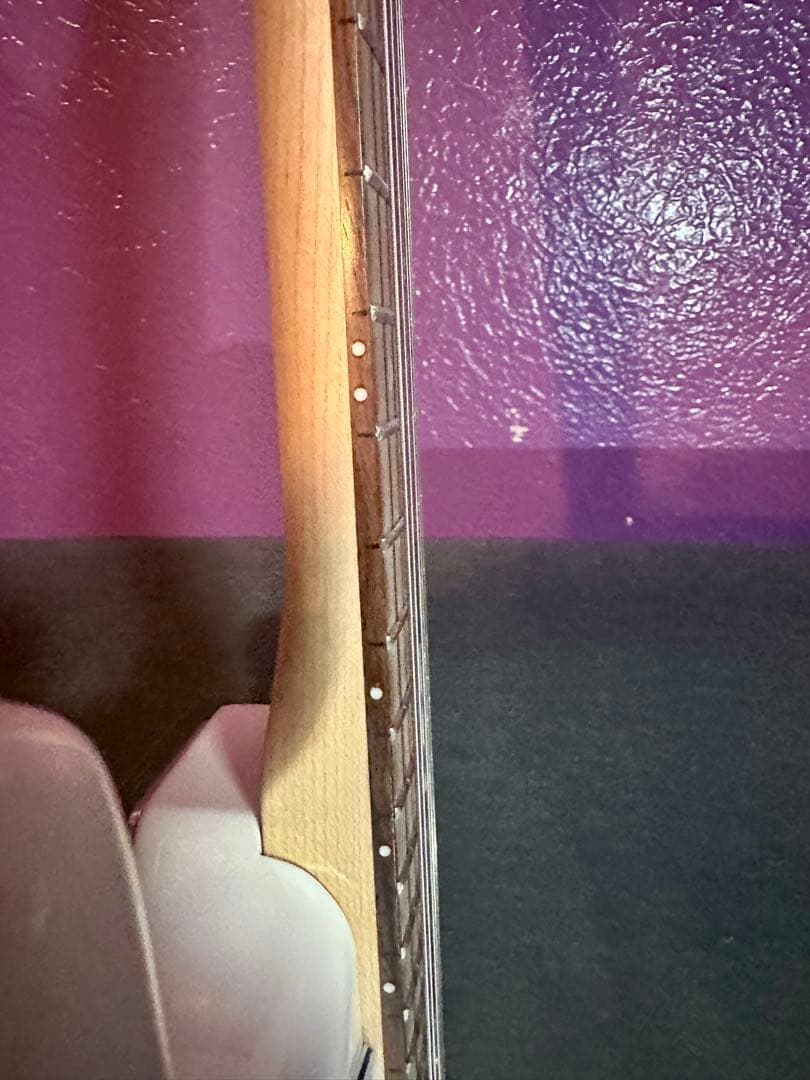 Legend ストラトキャスター　エレキギター ホワイト