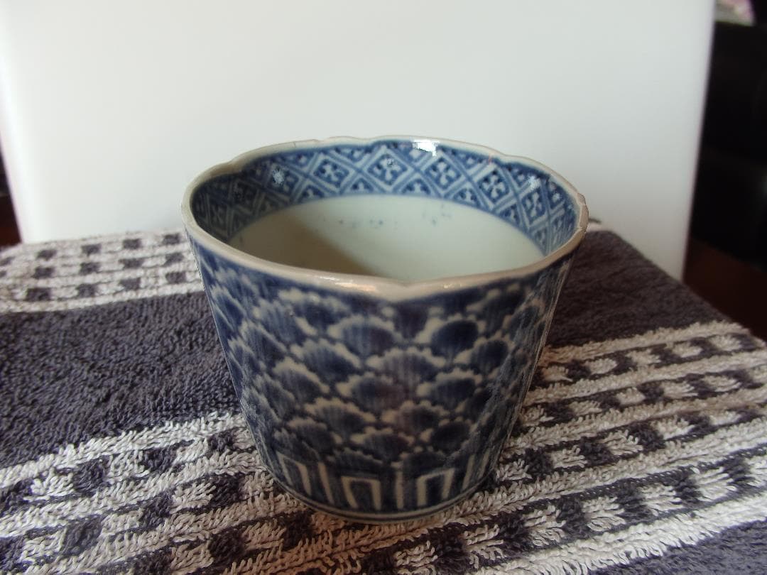 古伊万里　染付　七宝文/葉重ね文　蕎麦猪口　名品